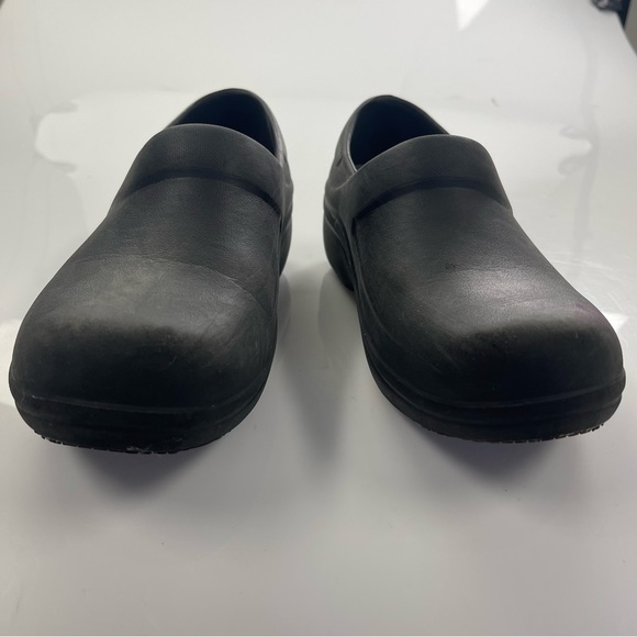 CROCS woman’s shoes size 7 - Picture 2 of 5